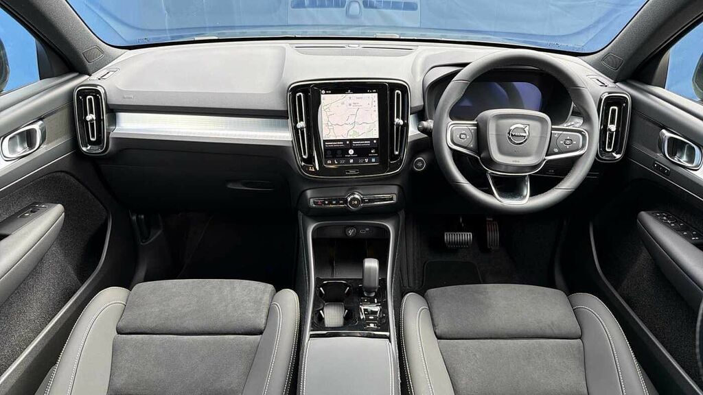 Volvo XC40 B3 161Bhp Plus Dark Mild Hybrid - Rear Parking BD26TCO #5