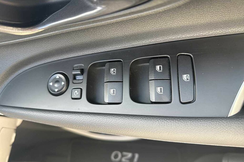 Hyundai I20 1.0T Gdi 90 Tech Line White #13