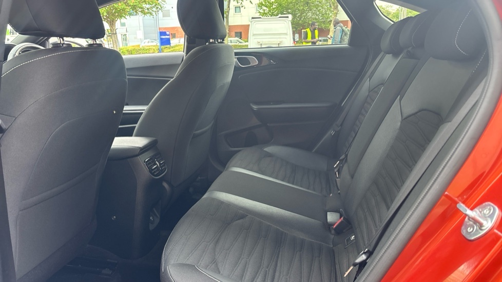 Kia Proceed 1.5T Gdi Isg Gt-line S Dct Black #10