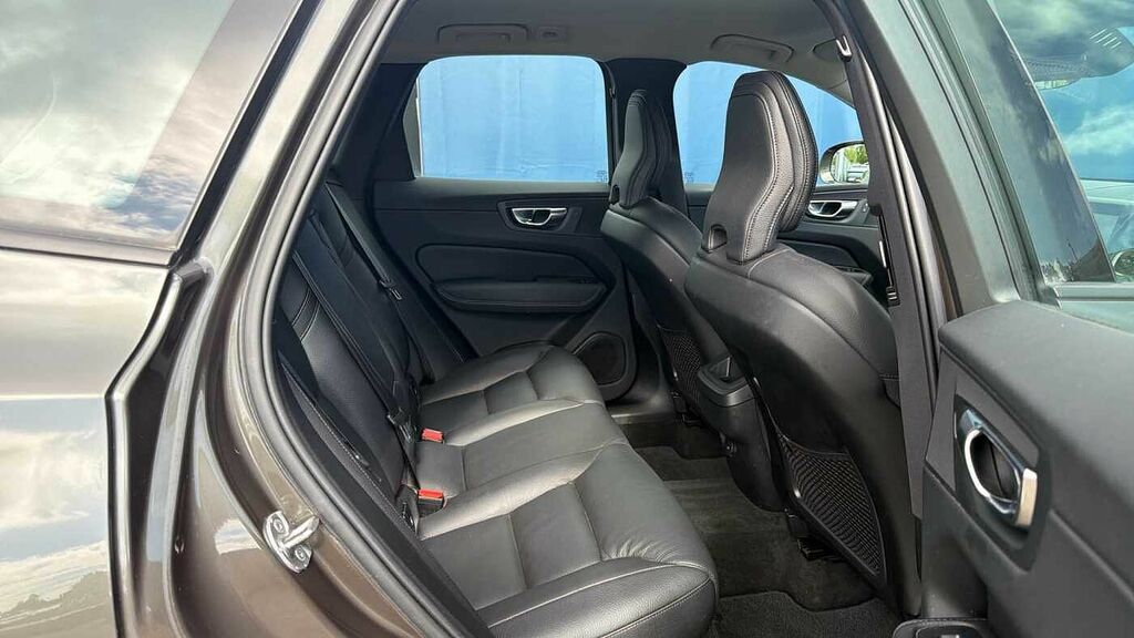 Volvo XC60 B5 247Bhp Momentum Mild Hybrid - Rear Parking C FL22FXJ Grey #6