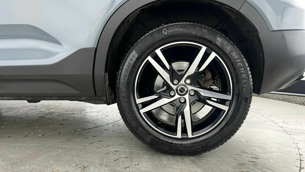 Volvo XC40 B4 194Bhp Plus Dark Awd Mild Hybrid - 360 Parki Grey #4