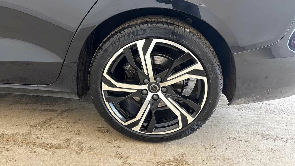 Volvo V60 Plus, B4 Mild Hybrid, Dark Black #4