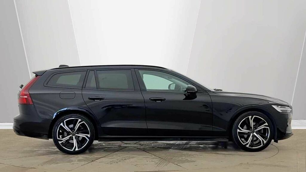 Volvo V60 Plus, B4 Mild Hybrid, Dark Black #2