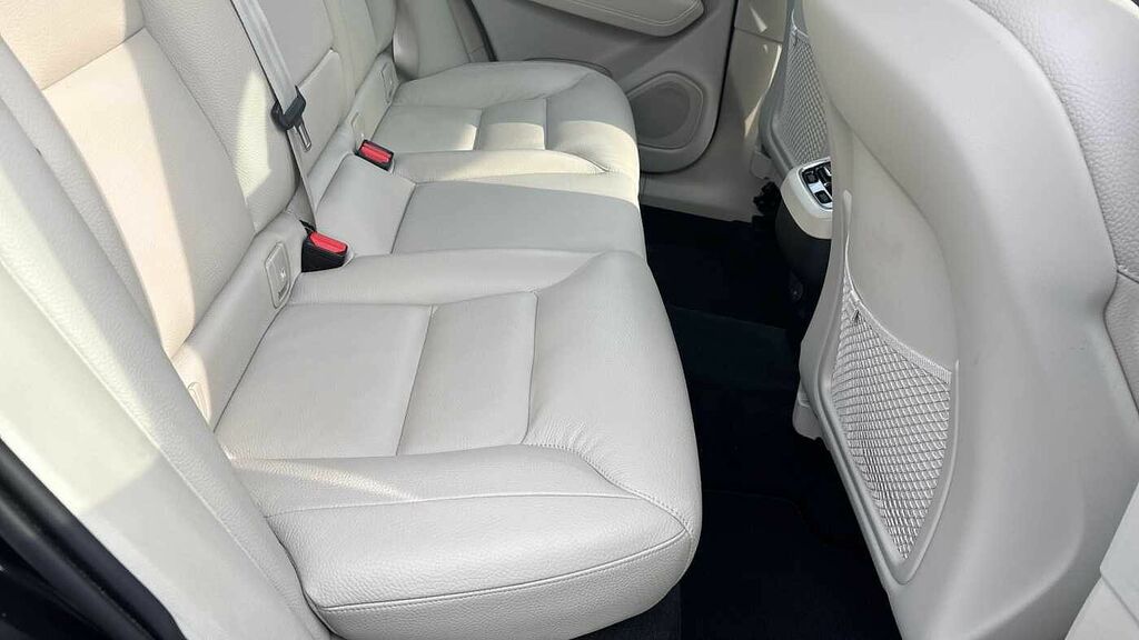 Volvo XC60 Plus, B4 Awd Mild Hybrid, Dark CF23JJZ Black #6