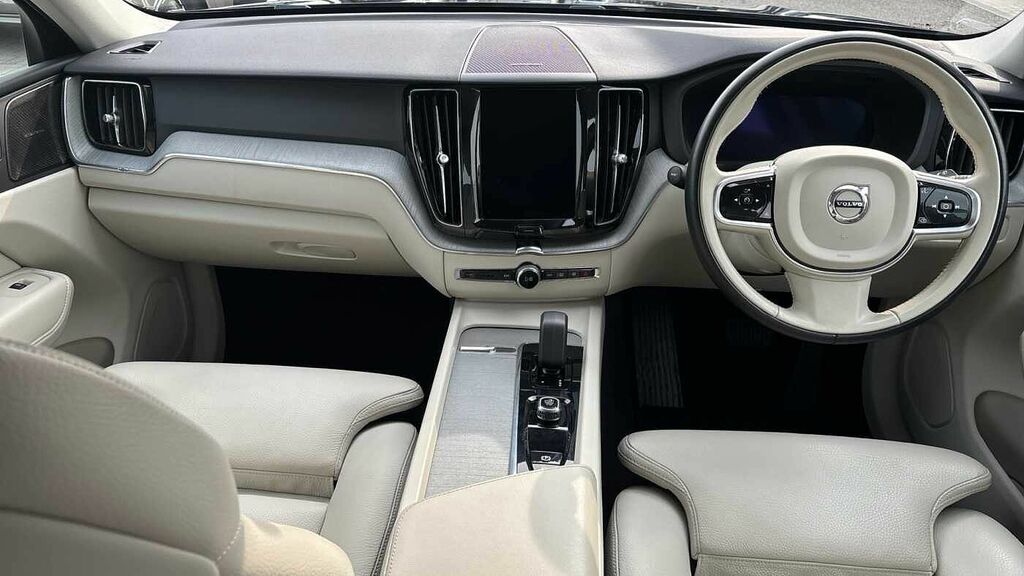 Volvo XC60 Plus, B4 Awd Mild Hybrid, Dark CF23JJZ Black #5