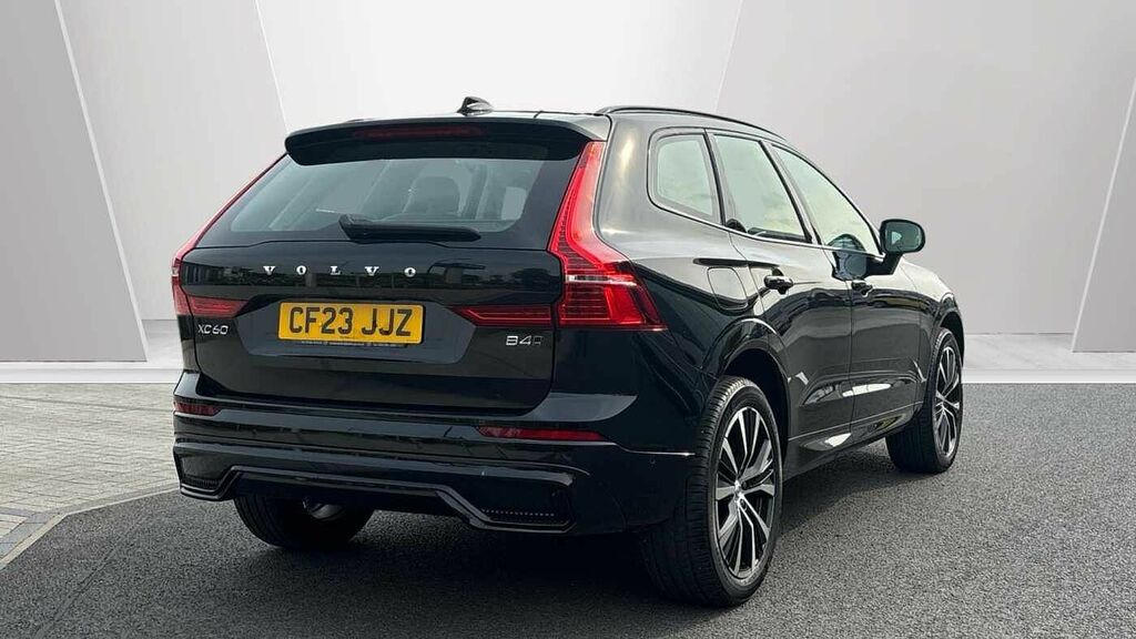 Volvo XC60 Plus, B4 Awd Mild Hybrid, Dark CF23JJZ Black #2