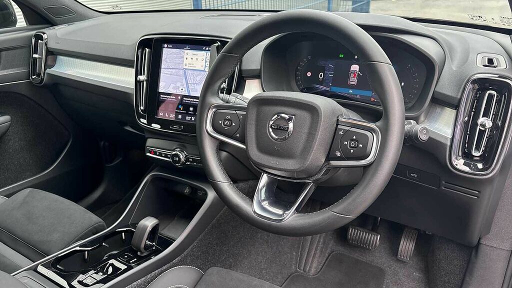 Volvo XC40 Black Edition Plus, B3 Mild Hybrid, BN75UDX Black #4