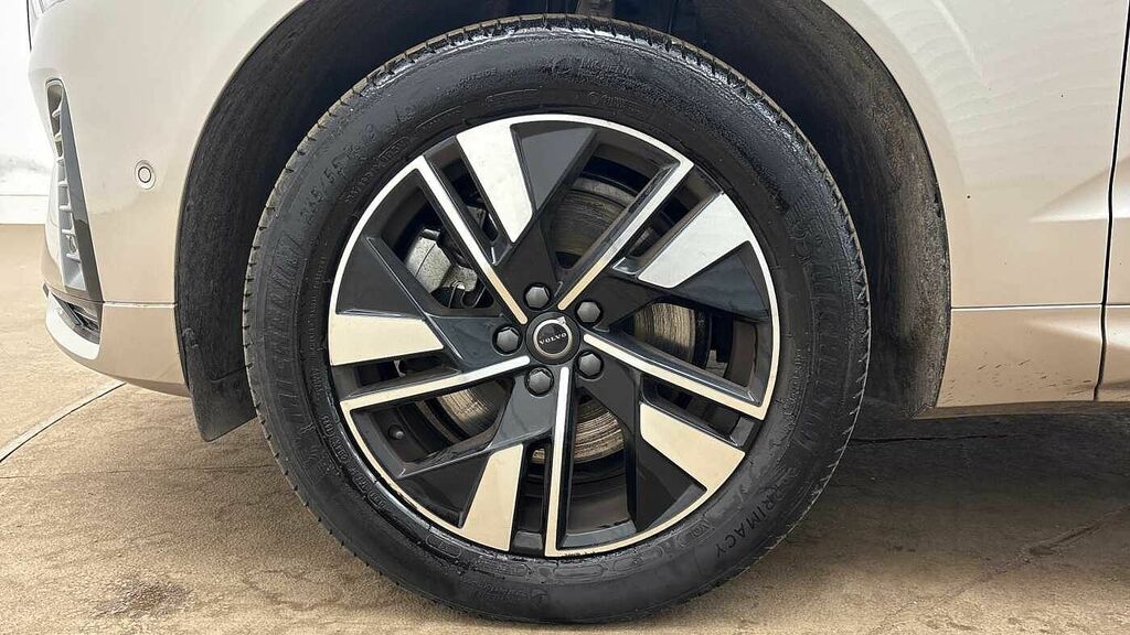 Volvo XC60 Plus, B5 Awd Mild Hybrid, Dark  #4