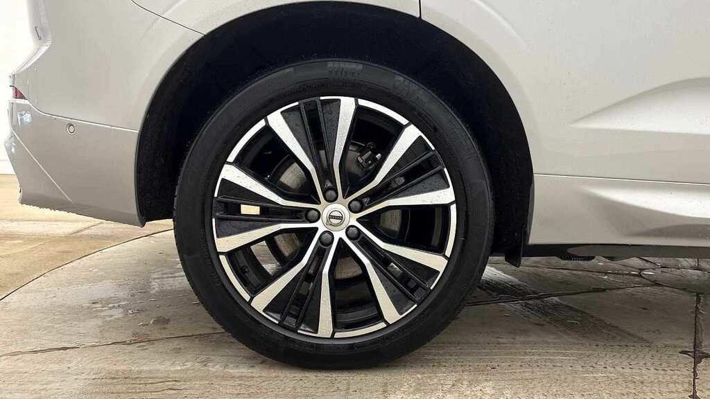 Volvo XC60 B5 247Bhp Plus Dark Awd Mild Hybrid - 360 Parki Silver #4