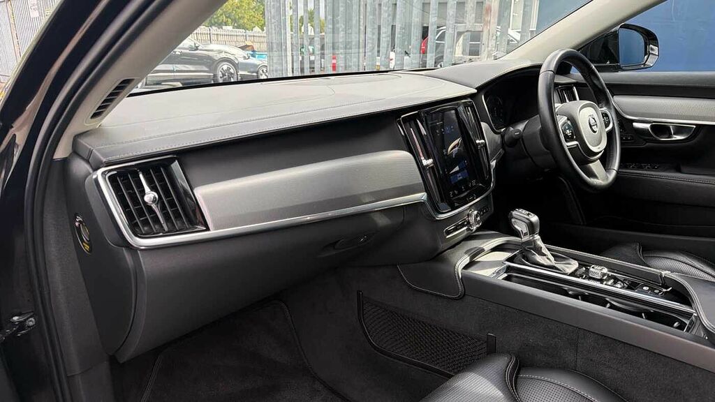 Volvo V90 T4 Momentum Plus Grey #42