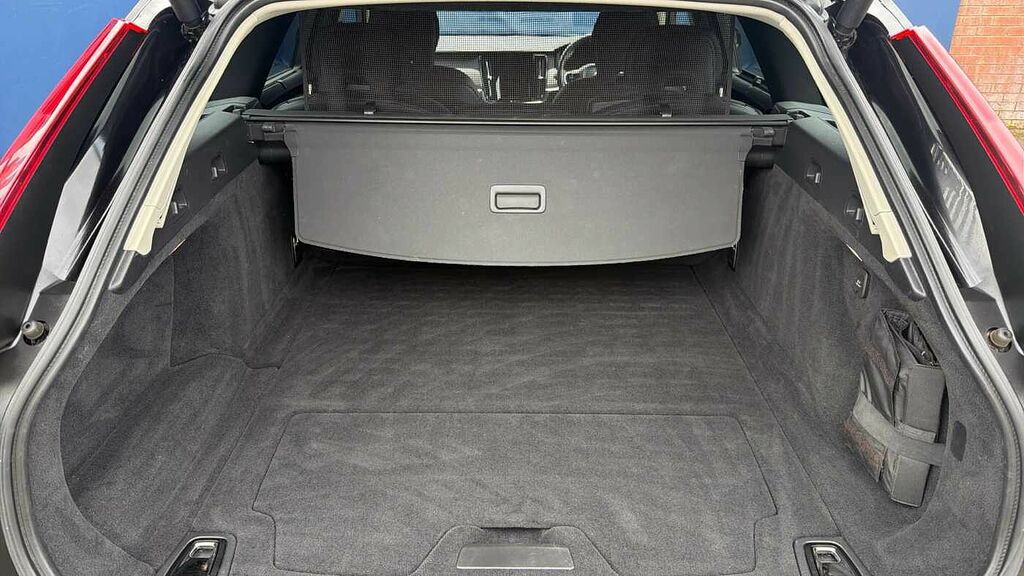 Volvo V90 T4 Momentum Plus Grey #14