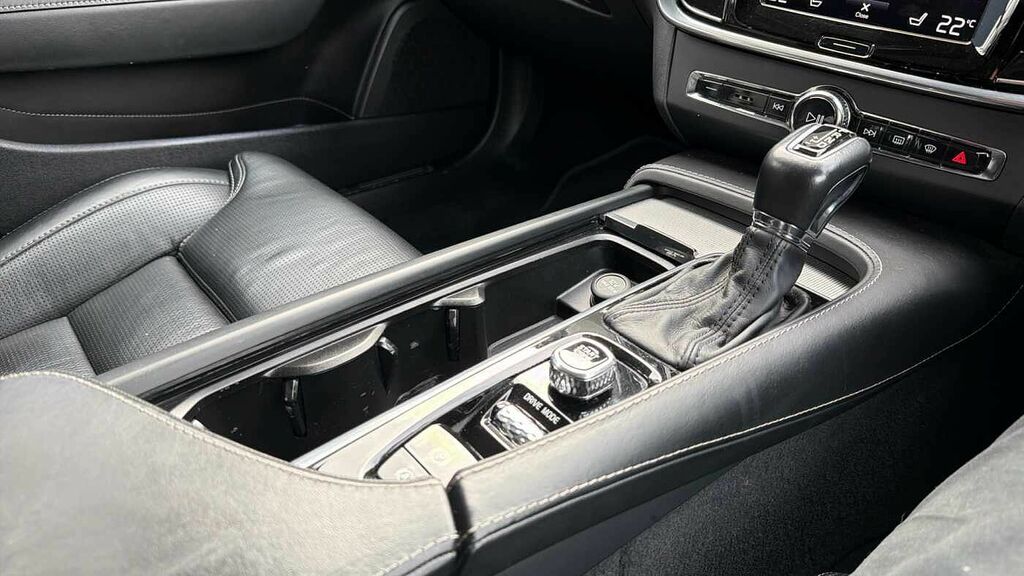 Volvo V90 T4 Momentum Plus Grey #36