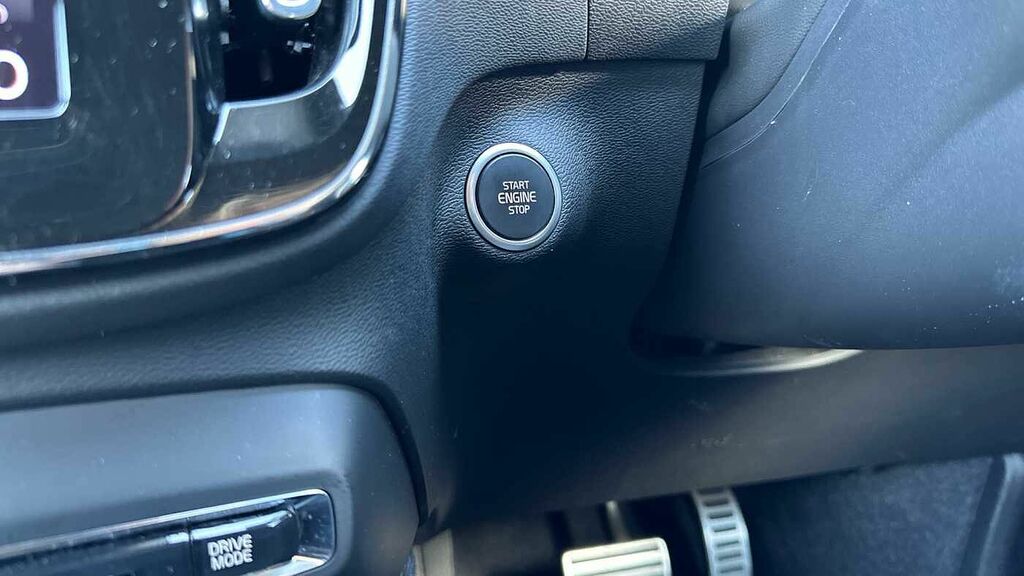Volvo XC40 Inscription Black #24