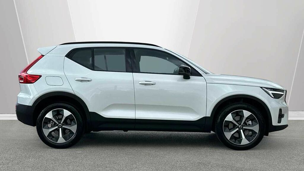 Volvo XC40 Plus, B3 Mild Hybrid, Dark DP26NBD White #3