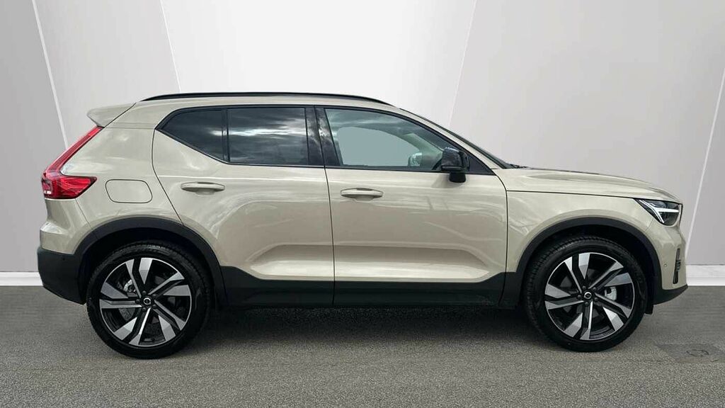 Volvo XC40 Ultra, B3 Mild Hybrid, Dark DP26HVF #3