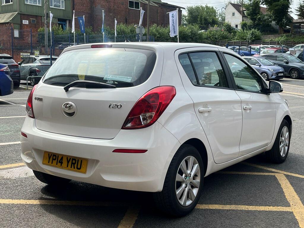 Hyundai I20 1.2 Active White #4