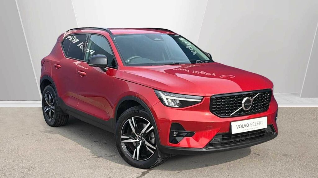 Volvo XC40 B3 161Bhp Plus Dark Mild Hybrid - 360 Camera Red