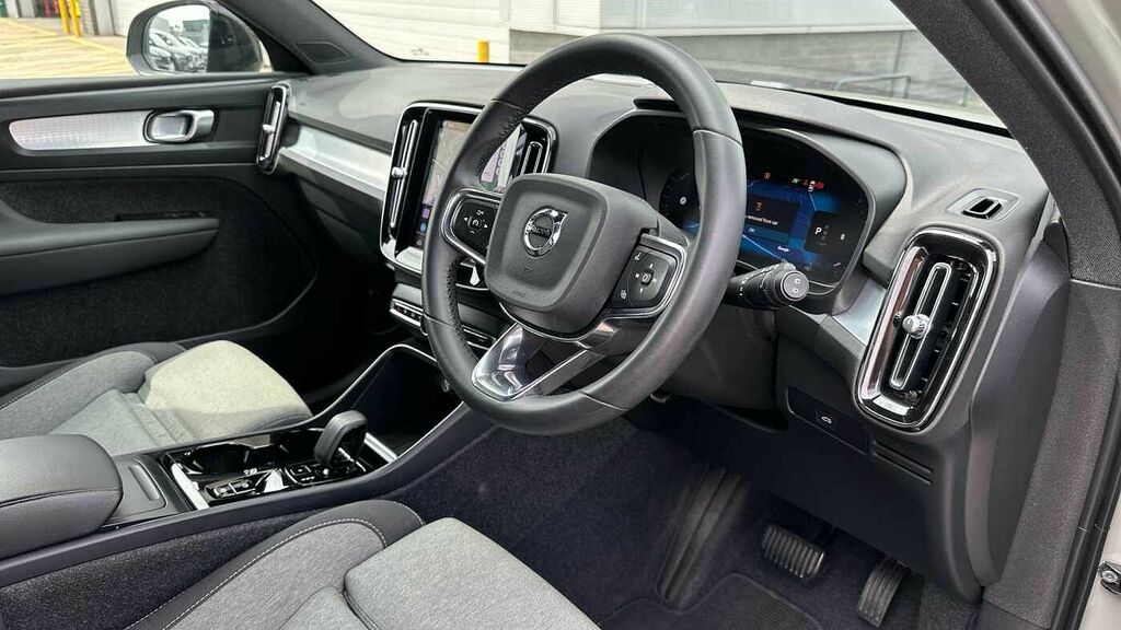 Volvo XC40 Plus, B3 Mild Hybrid, Dark DK23MSY Green #4