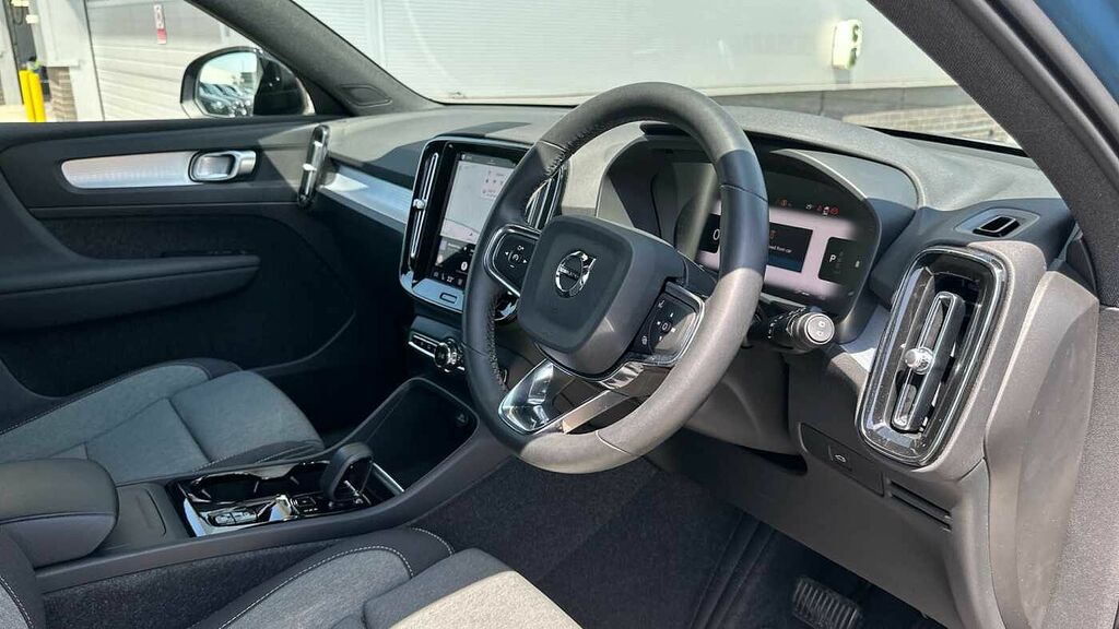 Volvo XC40 Plus, B3 Mild Hybrid, Dark DS23MYL Blue #4