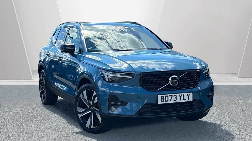 Volvo XC40 Ultimate, B3 Mild Hybrid, Dark Blue