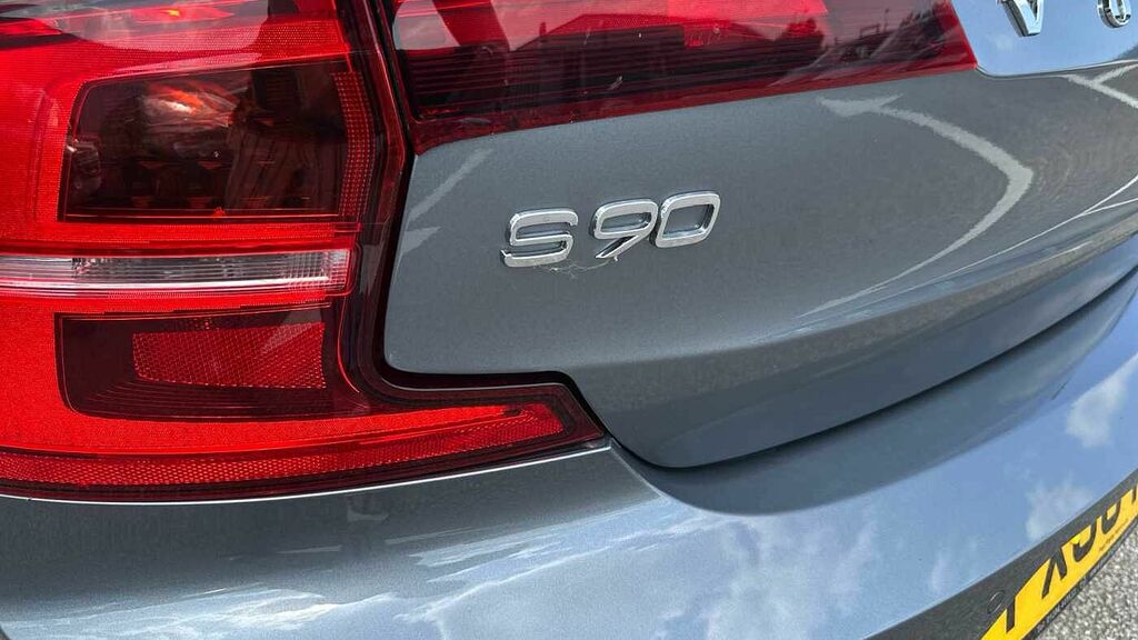Volvo S90 2L Momentum Pro Silver #33