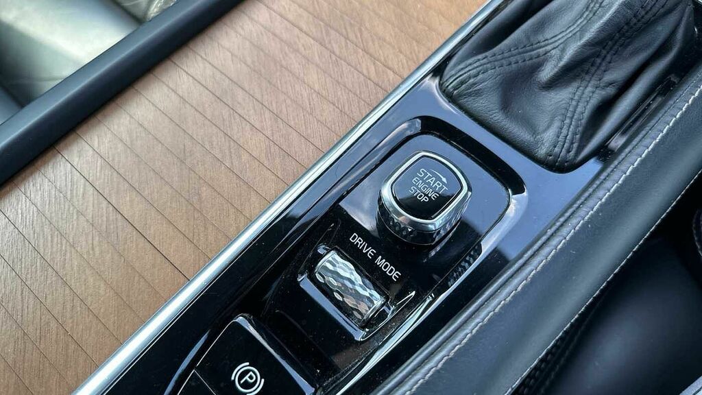 Volvo S90 2L Momentum Pro Silver #24