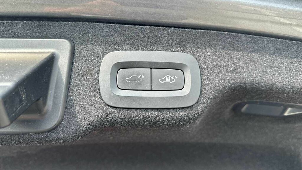 Volvo S90 2L Momentum Pro Silver #31