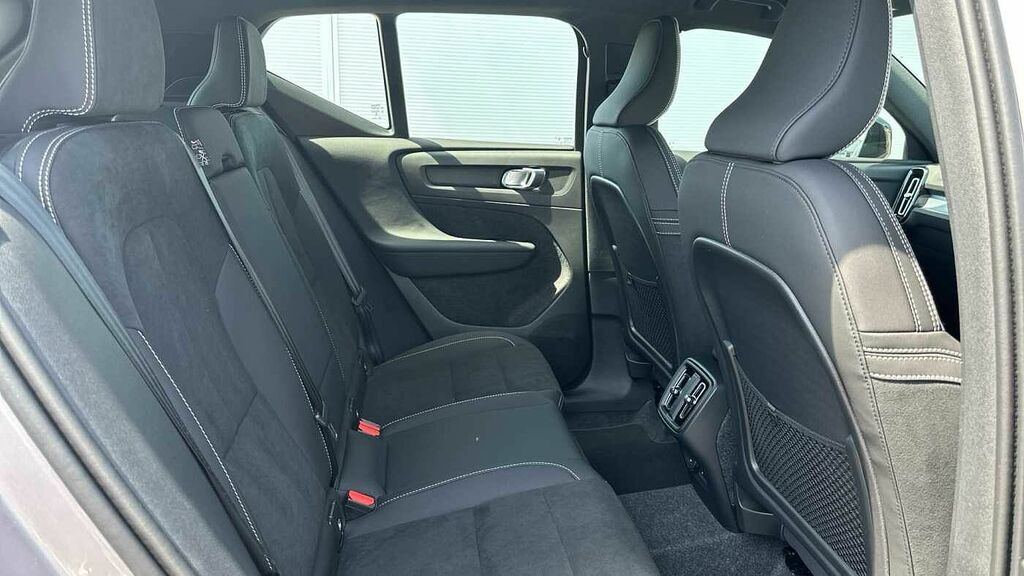 Volvo XC40 Plus, B3 Mild Hybrid, Dark DL26WRA Silver #6