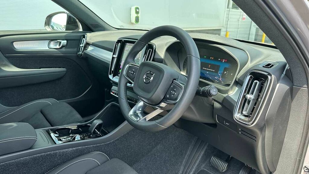 Volvo XC40 Plus, B3 Mild Hybrid, Dark DL26WRA Silver #4