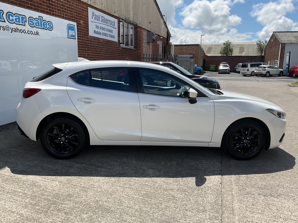 Mazda 3 Hatchback 1.5 Se White #6