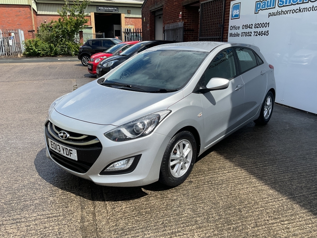 Hyundai I30 Hatchback 1.4 Active Silver #2