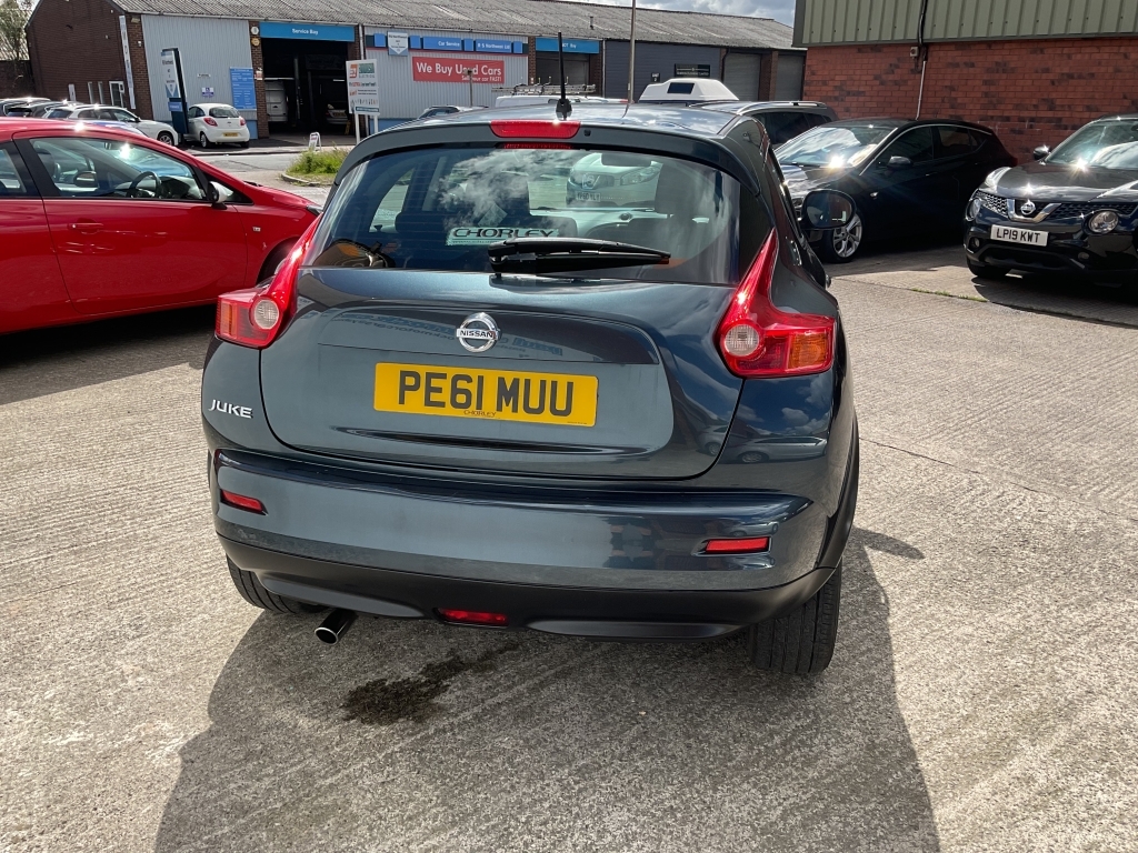 Nissan Juke Acenta Premium 117 Red #3