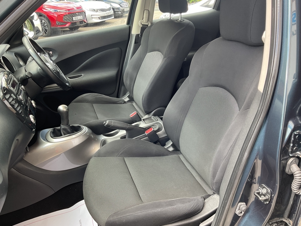 Nissan Juke Acenta Premium 117 Red #21