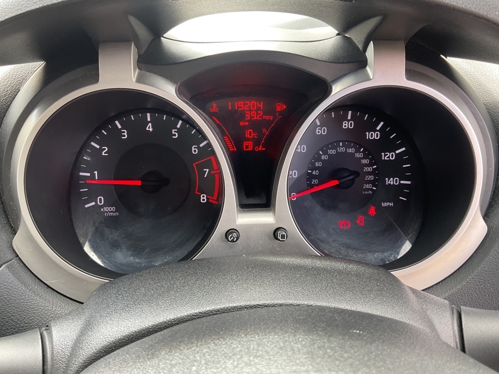 Nissan Juke Acenta Premium 117 Red #8