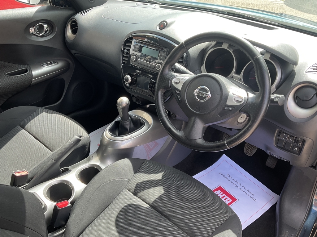 Nissan Juke Acenta Premium 117 Red #6