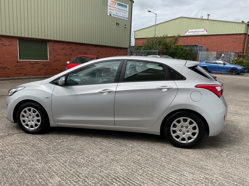 Hyundai I30 Hatchback 1.4 Classic Silver #4