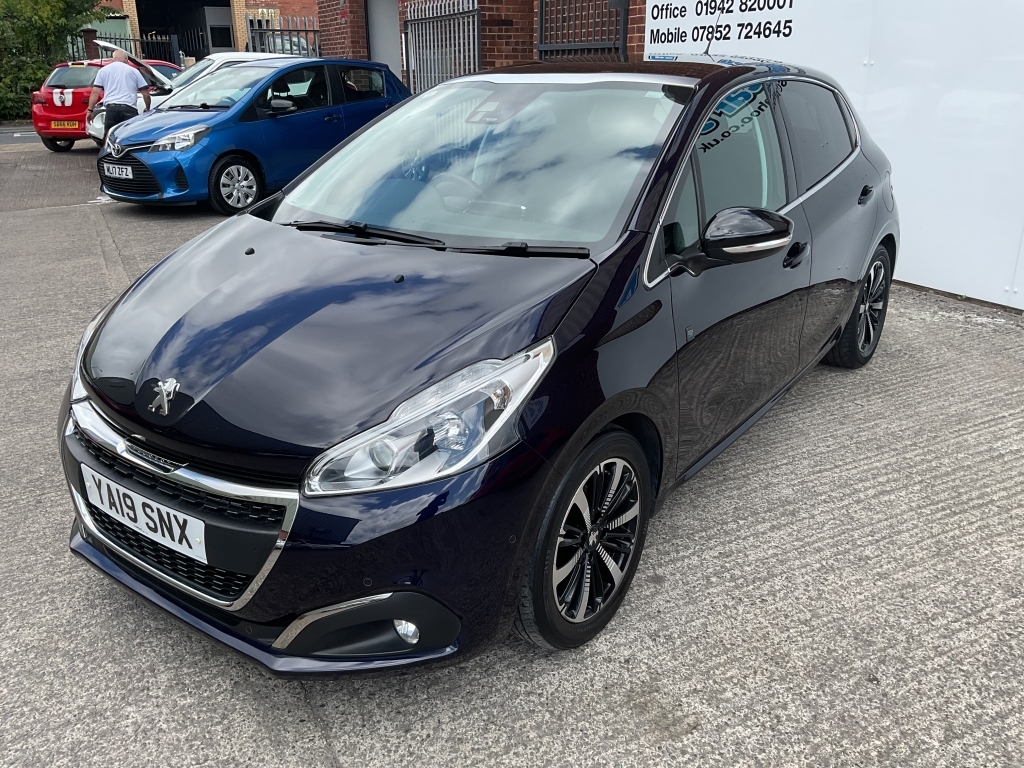 Peugeot 208 Hatchback 1.2 S S Tech Edition Blue #2