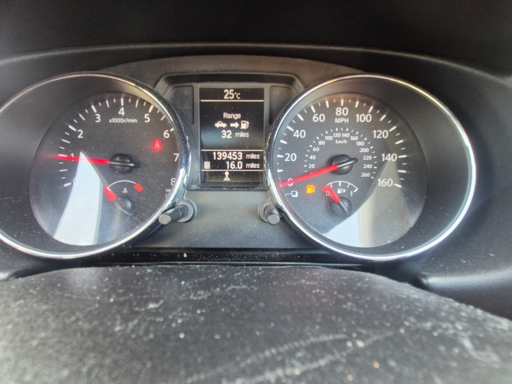Nissan Qashqai Acenta Black #10