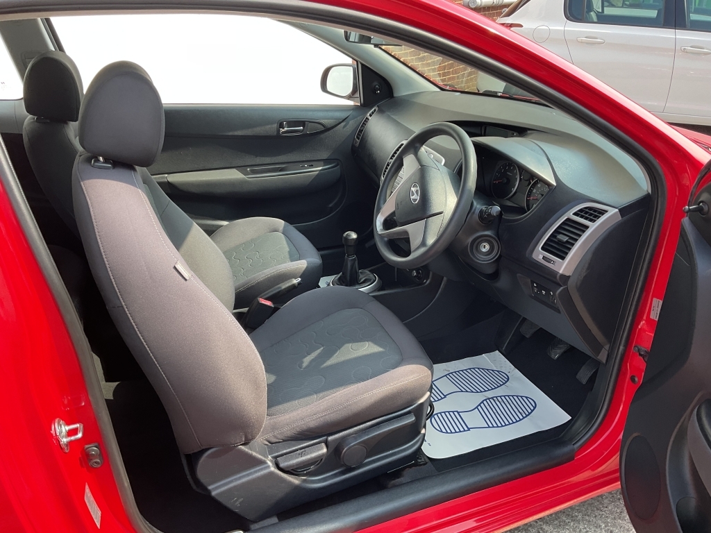 Hyundai I20 Hatchback 1.2 Classic Red #5