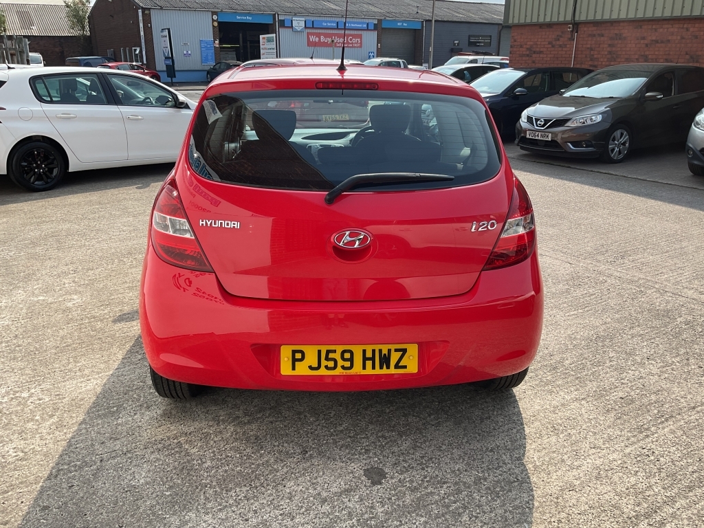Hyundai I20 Hatchback 1.2 Classic Red #3