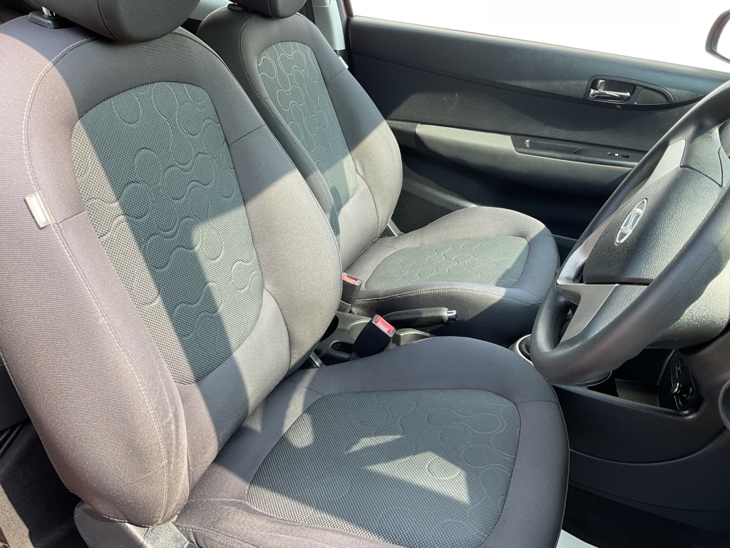 Hyundai I20 Hatchback 1.2 Classic Red #6