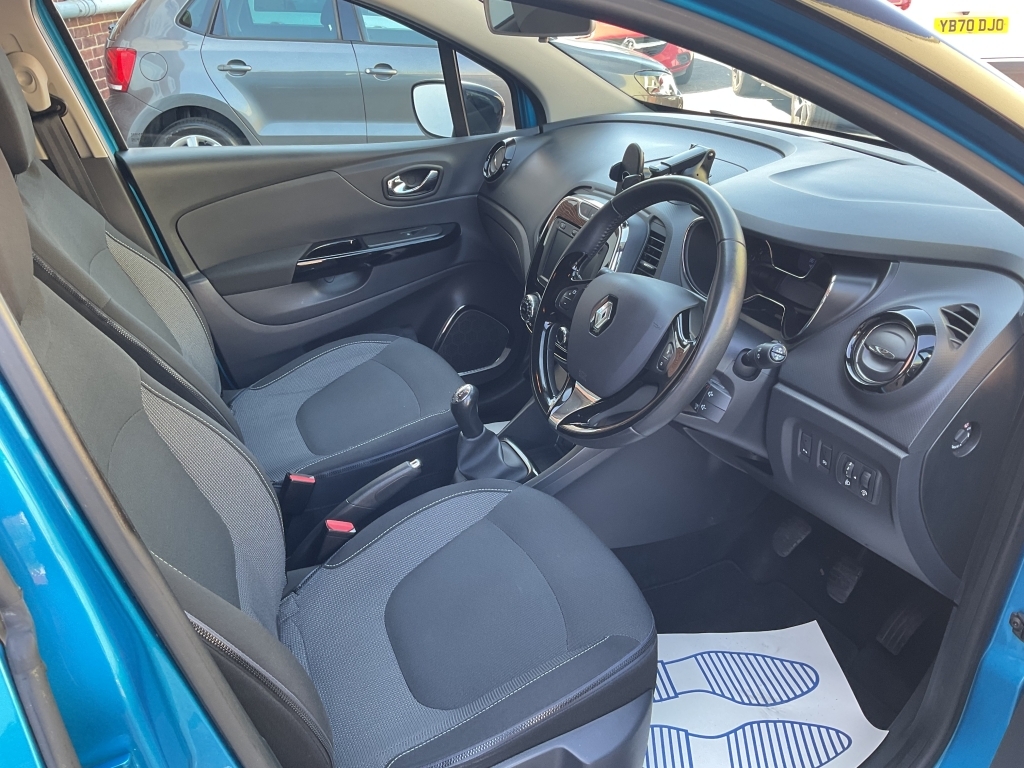 Renault Captur Hatchback 0.9 Dynamique S Medianav Energy Tce S S Black #6