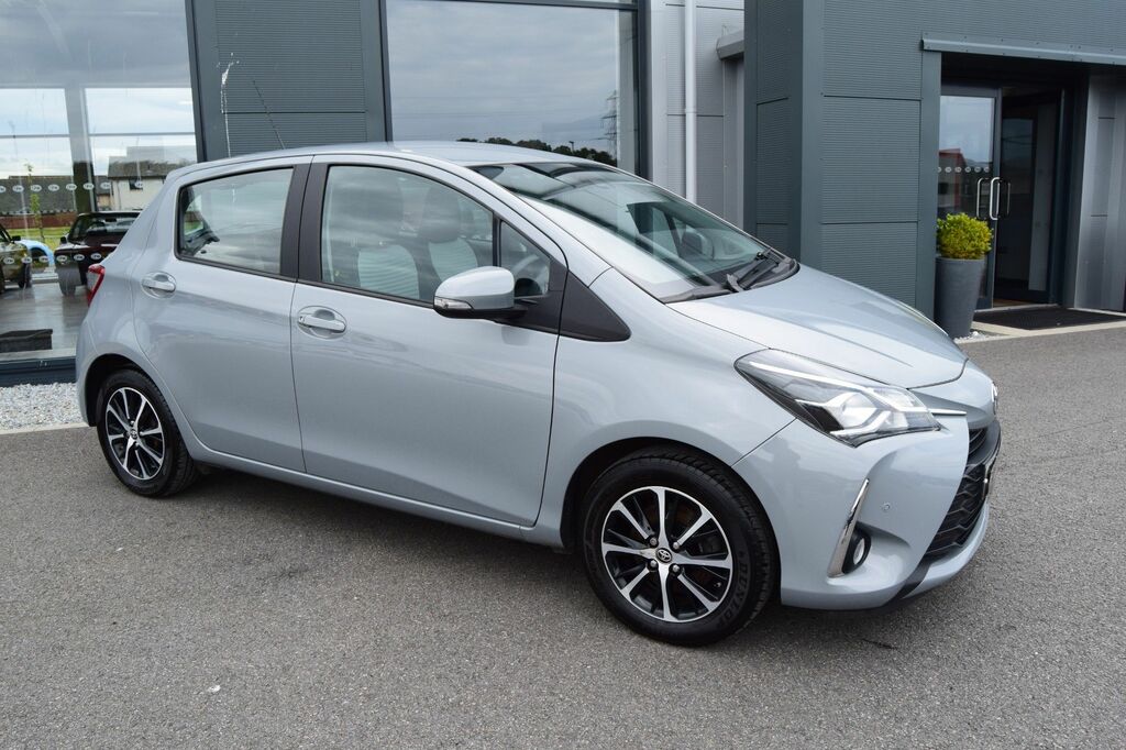 Toyota Yaris 1.5 Vvt-i Icon Tech Hatchback Eu SW69OBH Grey #2