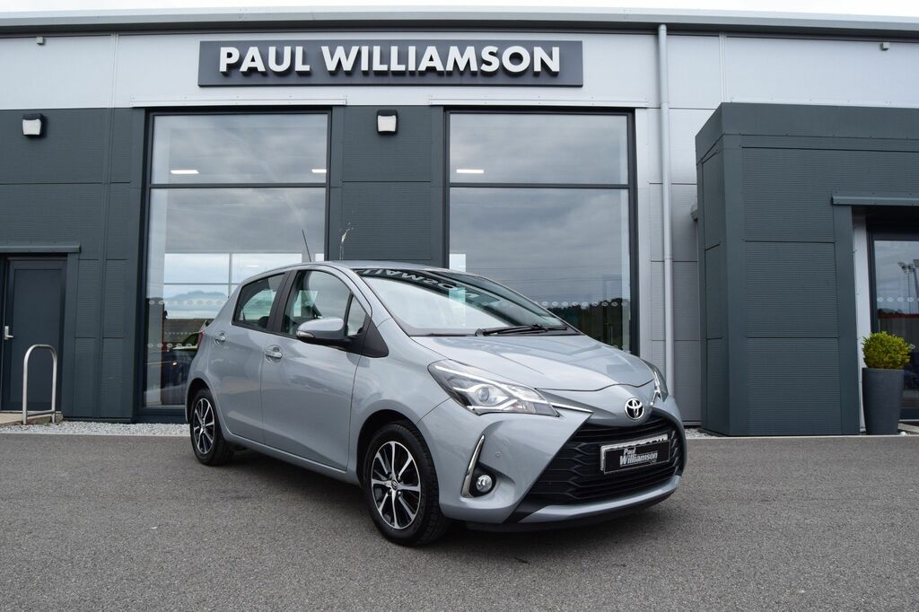 Toyota Yaris 1.5 Vvt-i Icon Tech Hatchback Eu Grey