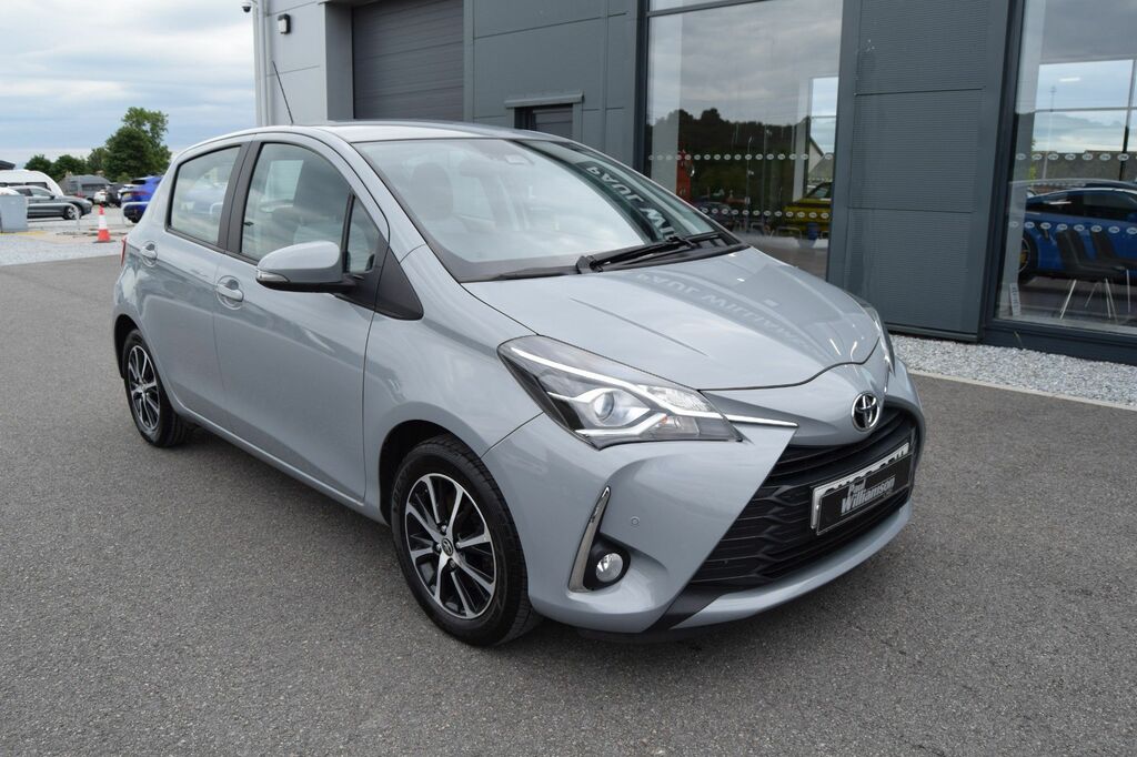 Toyota Yaris 1.5 Vvt-i Icon Tech Hatchback Eu SW69OBH Grey #3