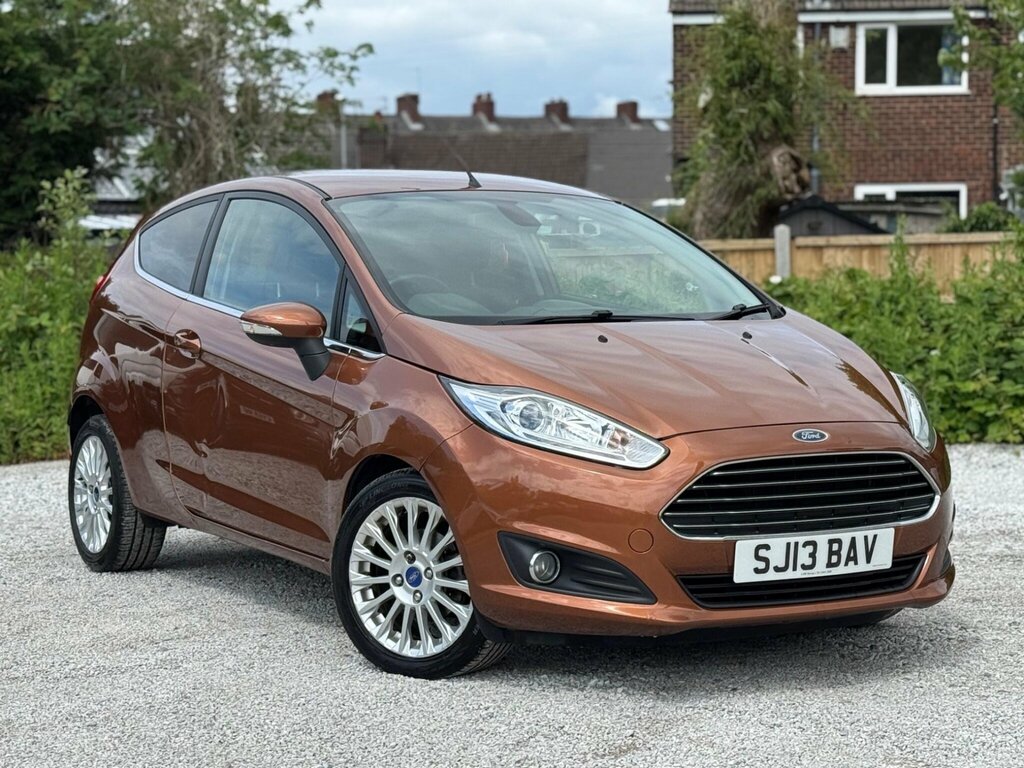 Ford Fiesta 1.6 Titanium Powershift Euro 5 SJ13BAV Yellow