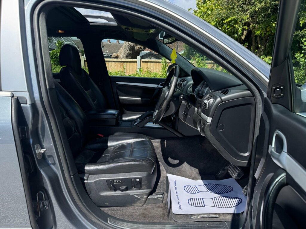 Porsche Cayenne Tiptronic S Estate Black #25