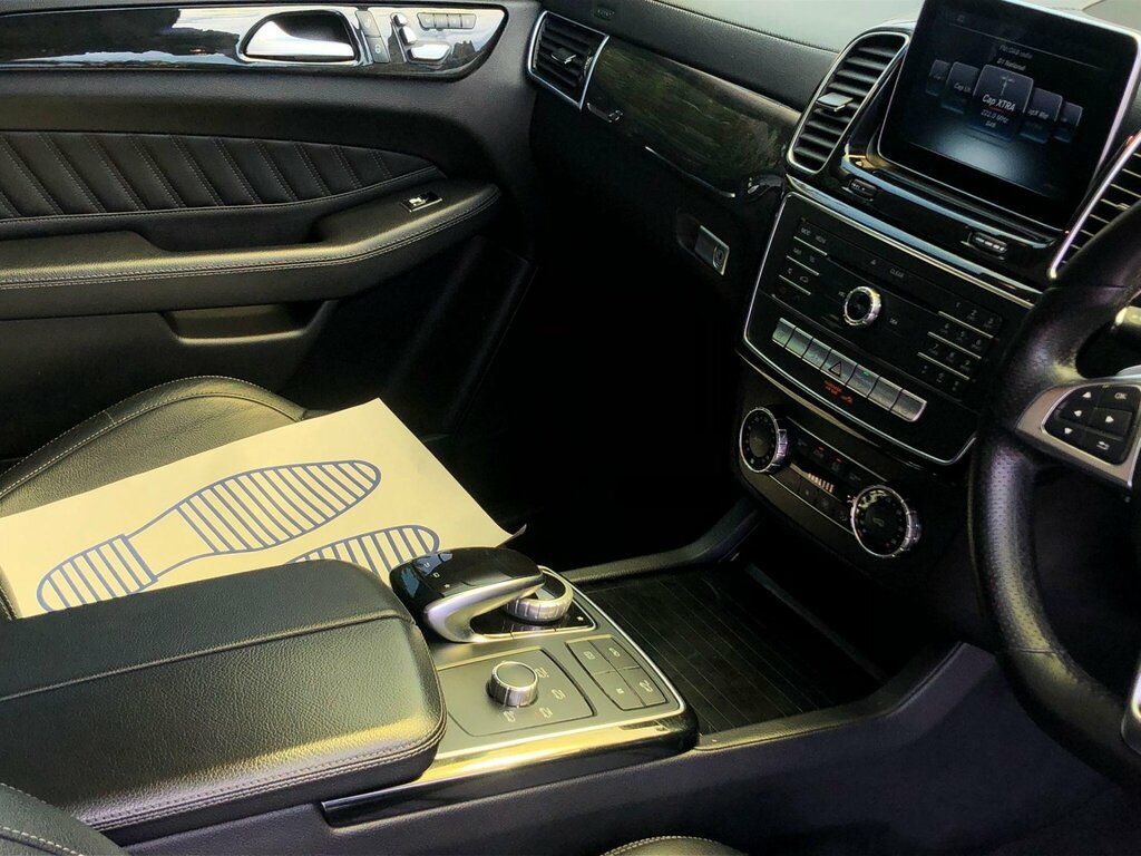 Mercedes-Benz GLE Coupe 3L Amg Line Grey #16
