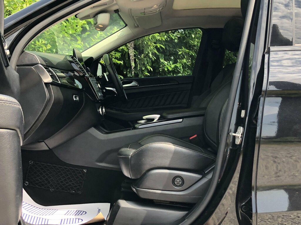 Mercedes-Benz GLE Coupe 3L Amg Line Grey #52
