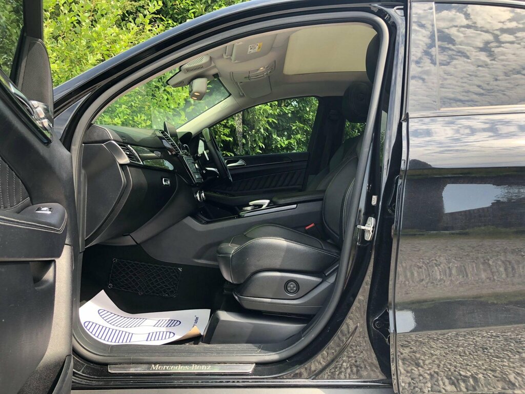 Mercedes-Benz GLE Coupe 3L Amg Line Grey #47